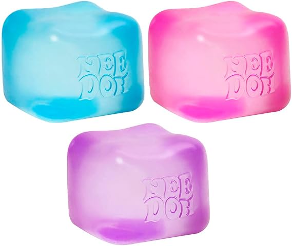 Schylling Needoh Nice Cube - Juguete sensorial con un aplastamiento súper sólido, Siempre vuelve a su Forma Cuadrada, los Colores Pueden Variar, Paquete de 3