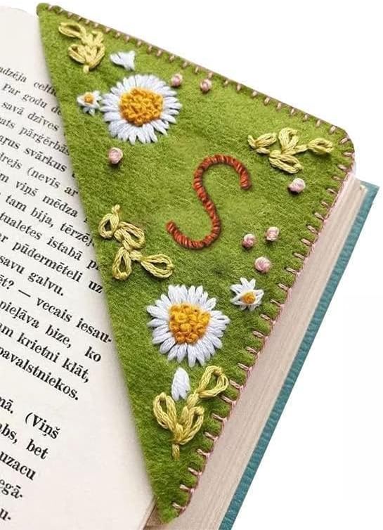 MOTEERLLU Personalized Hand Embroidered Corner Bookmark, Summer-S