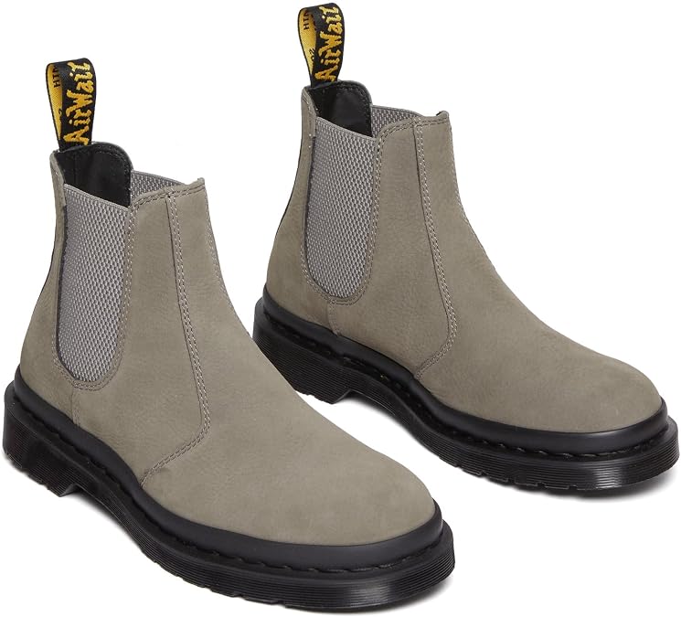 Dr. Martens mens 2976 Chelsea Boot