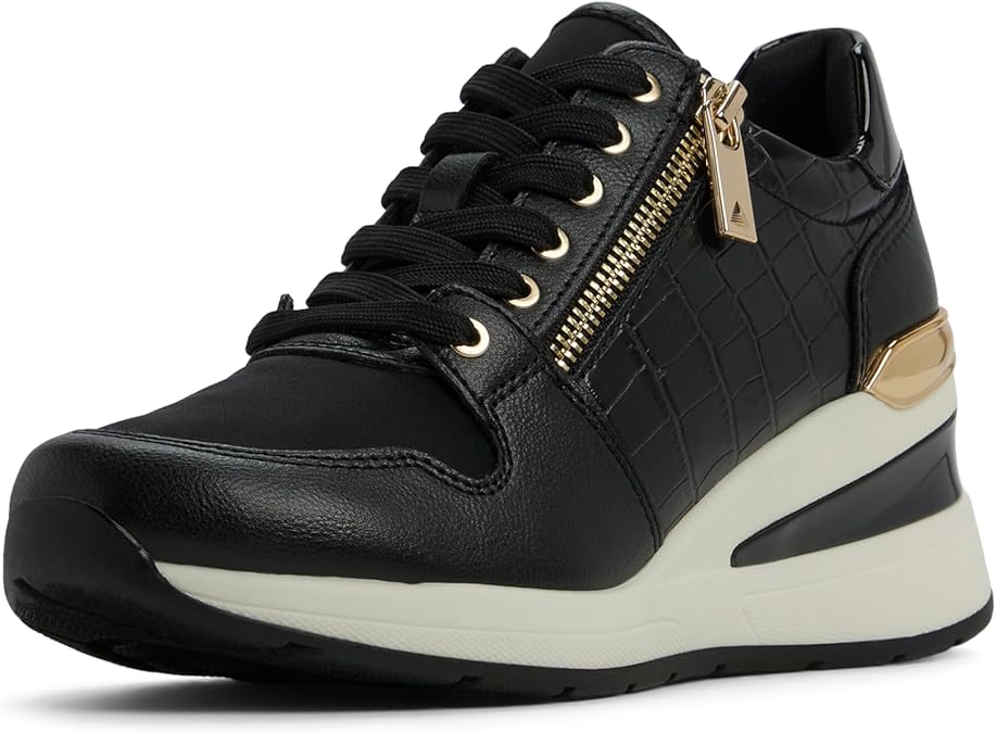 Women's Adwiwia Sneaker 