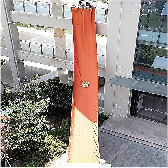 1,5 m genişliğinde ağır kanvas yükleme rampası (5 ft) – Yüksek irtifa taşımacılığı için dayanıklı boşaltma kanalı (6 x 2 m) – Şarj işlemi için verimli çözüm